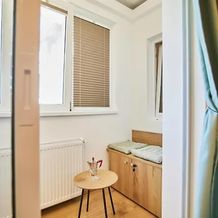 Check Apartment Focsani